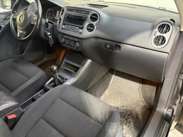 Volkswagen Tiguan I Рестайлинг с пробегом 2013 года, цена 900 000 рублей, 213950 км, внедорожник, Автокод Объявления