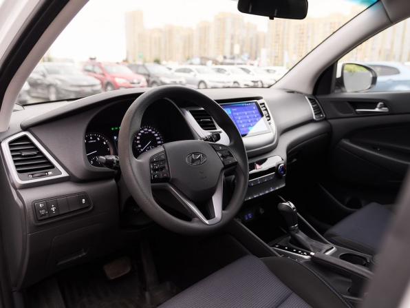 Hyundai Tucson III с пробегом 2016 года, цена 1 847 000 рублей, 103800 км, внедорожник, Автокод Объявления