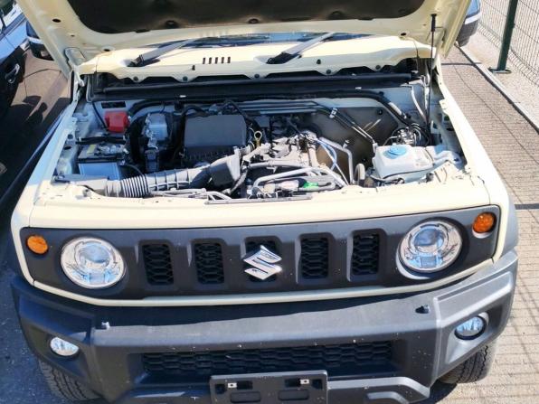 Suzuki Jimny IV с пробегом 2022 года, цена 2 400 000 рублей, 28862 км, внедорожник, Автокод Объявления