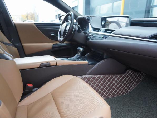 Lexus ES VII с пробегом 2019 года, цена 3 100 000 рублей, 268733 км, седан, Автокод Объявления