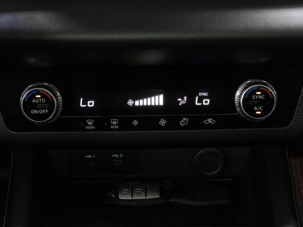 Mitsubishi Outlander IV с пробегом 2023 года, цена 3 600 000 рублей, 45475 км, внедорожник, Автокод Объявления