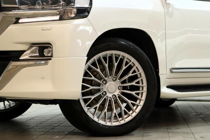 Toyota Land Cruiser 200 Series Рестайлинг 2 с пробегом 2020 года, цена 8 299 000 рублей, 267617 км, внедорожник, Автокод Объявления
