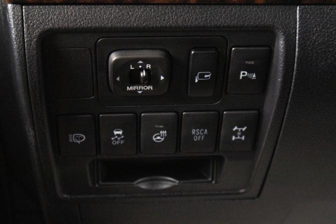 Toyota Land Cruiser 200 Series Рестайлинг 1 с пробегом 2013 года, цена 3 899 000 рублей, 288584 км, внедорожник, Автокод Объявления