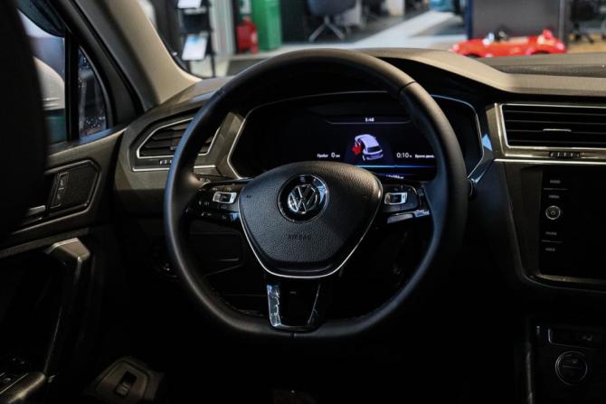 Volkswagen Tiguan II с пробегом 2018 года, цена 2 695 000 рублей, 104085 км, внедорожник, Автокод Объявления