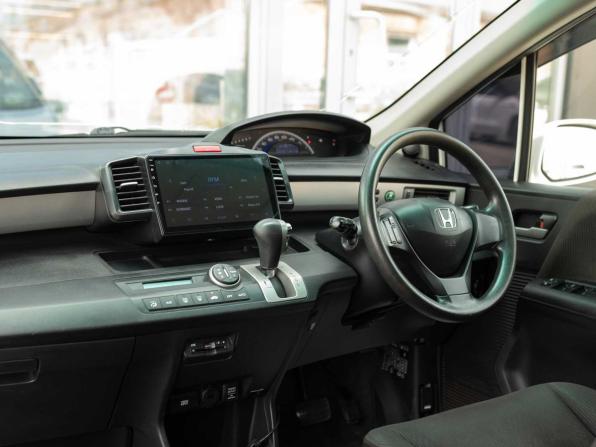 Honda Freed I с пробегом 2011 года, цена 940 000 рублей, 196170 км, компактвэн, Автокод Объявления