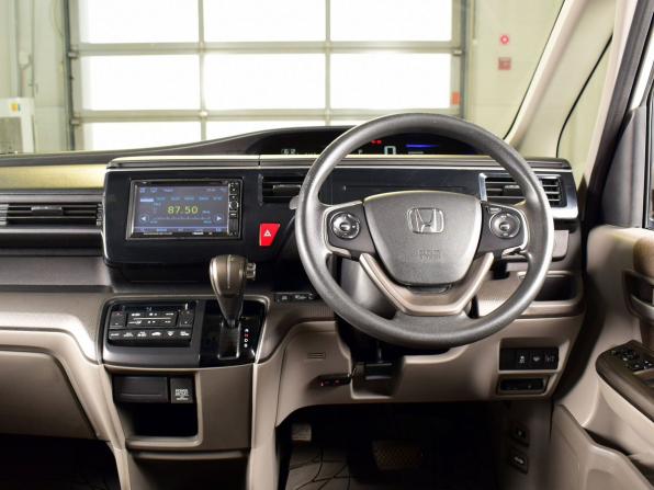 Honda Stepwgn IV Рестайлинг с пробегом 2015 года, цена 1 485 999 рублей, 254529 км, минивэн, Автокод Объявления