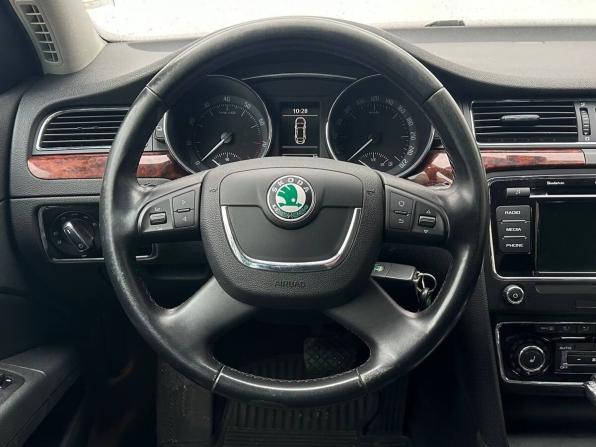 Skoda Superb II с пробегом 2010 года, цена 700 000 рублей, 297947 км, лифтбек, Автокод Объявления