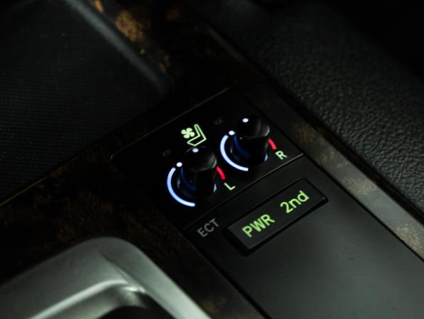 Toyota Land Cruiser 200 Series Рестайлинг 1 с пробегом 2014 года, цена 3 145 000 рублей, 249993 км, внедорожник, Автокод Объявления