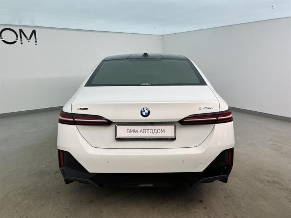 BMW 5 серии VIII (G60/G61/G68) с пробегом 2023 года, цена 8 190 000 рублей, 10316 км, седан, Автокод Объявления