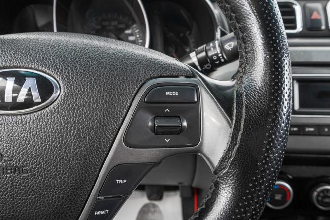 Kia Rio III Рестайлинг с пробегом 2016 года, цена 749 000 рублей, 203000 км, седан, Автокод Объявления