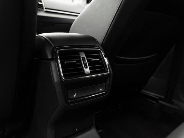 Skoda Karoq I с пробегом 2020 года, цена 2 795 000 рублей, 51578 км, внедорожник, Автокод Объявления