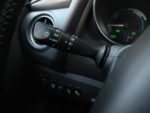 Toyota Auris II Рестайлинг с пробегом 2018 года, цена 1 789 000 рублей, 105080 км, хэтчбек, Автокод Объявления