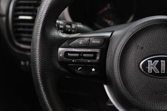 Kia Rio IV Рестайлинг с пробегом 2020 года, цена 1 699 000 рублей, 94400 км, седан, Автокод Объявления