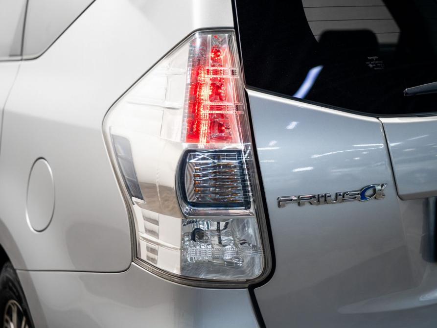 Toyota Prius Alpha I (ZVW40/41) Чита  - изображение 17