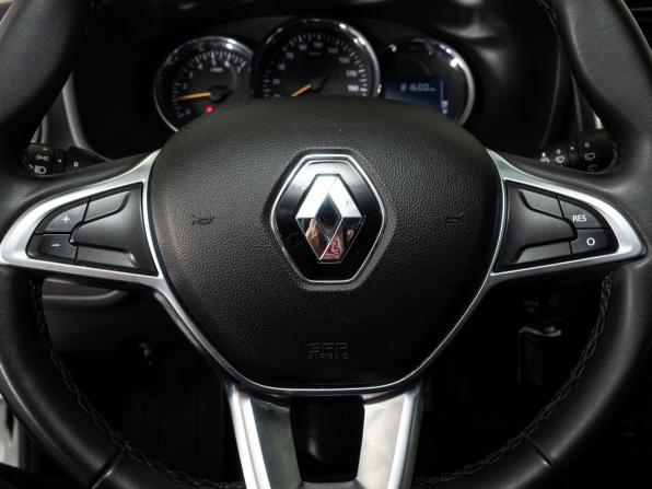 Renault Sandero II с пробегом 2018 года, цена 1 020 000 рублей, 82000 км, хэтчбек, Автокод Объявления