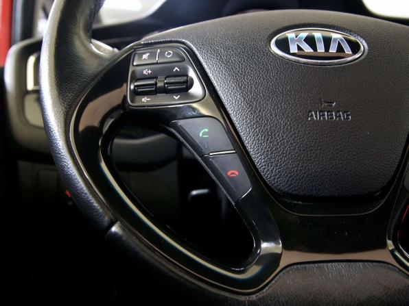 Kia Ceed II Рестайлинг с пробегом 2016 года, цена 1 090 000 рублей, 130381 км, хэтчбек, Автокод Объявления