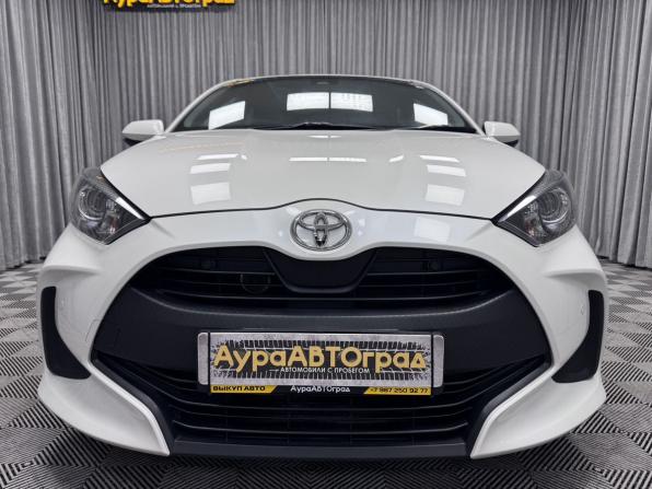 Toyota Yaris IV с пробегом 2020 года, цена 1 400 000 рублей, 65289 км, хэтчбек, Автокод Объявления