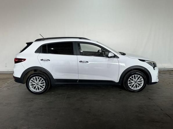Kia Rio IV Рестайлинг с пробегом 2021 года, цена 1 649 000 рублей, 128000 км, хэтчбек, Автокод Объявления