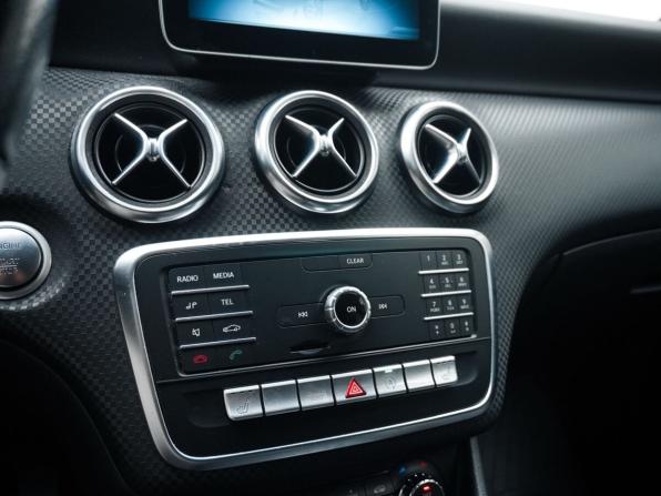 Mercedes-Benz A-Класс III (W176) Рестайлинг с пробегом 2017 года, цена 1 799 000 рублей, 111478 км, хэтчбек, Автокод Объявления