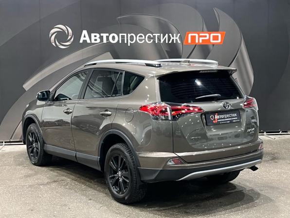 Toyota RAV4 IV (XA40) Рестайлинг с пробегом 2017 года, цена 2 050 000 рублей, 123640 км, внедорожник, Автокод Объявления