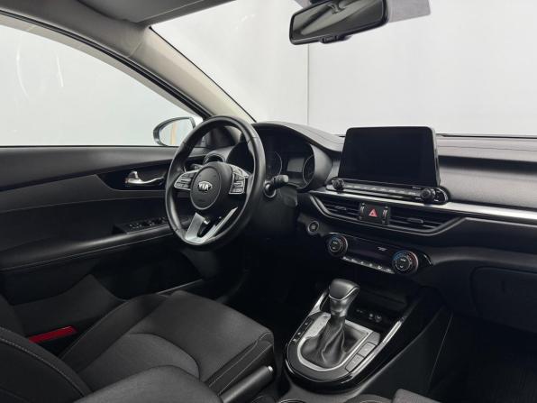 Kia Cerato IV Рестайлинг с пробегом 2021 года, цена 2 246 400 рублей, 31465 км, седан, Автокод Объявления