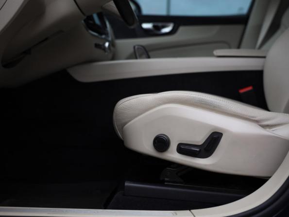 Volvo XC60 II Рестайлинг с пробегом 2021 года, цена 4 399 000 рублей, 101000 км, внедорожник, Автокод Объявления