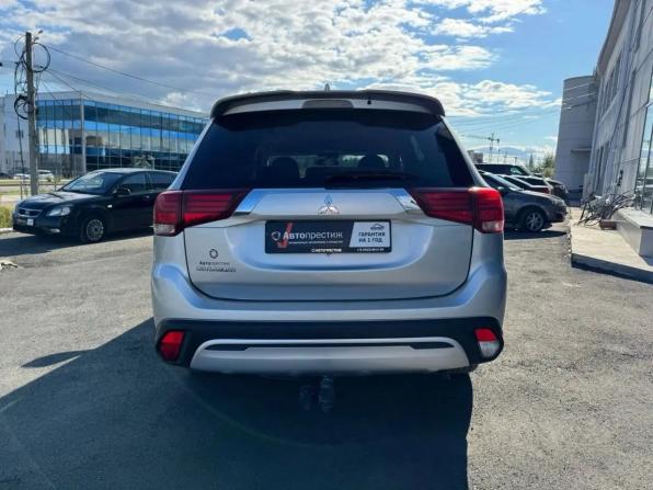 Mitsubishi Outlander III Рестайлинг 3 с пробегом 2022 года, цена 2 445 000 рублей, 101067 км, внедорожник, Автокод Объявления