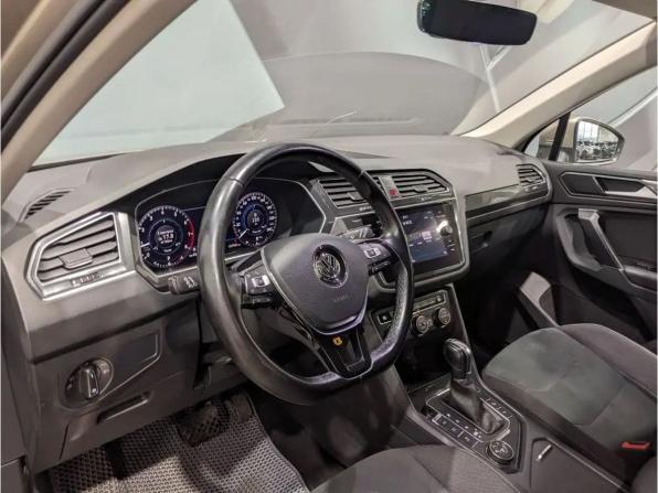Volkswagen Tiguan II с пробегом 2017 года, цена 2 800 000 рублей, 107930 км, внедорожник, Автокод Объявления