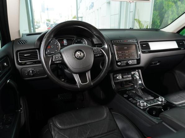 Volkswagen Touareg II Рестайлинг с пробегом 2015 года, цена 2 898 000 рублей, 141556 км, внедорожник, Автокод Объявления