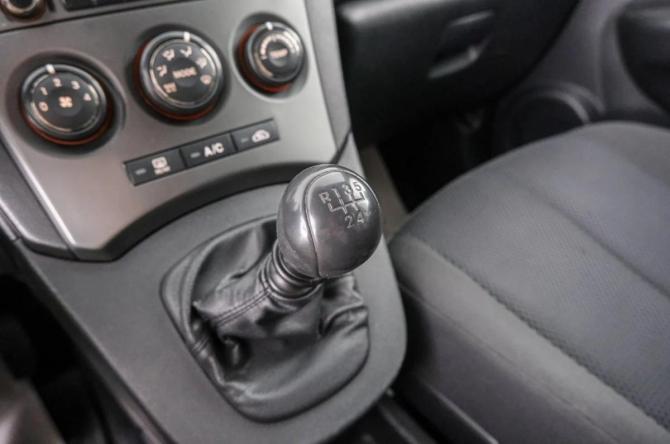 Kia Carens II (UN) с пробегом 2011 года, цена 729 000 рублей, 294000 км, компактвэн, Автокод Объявления