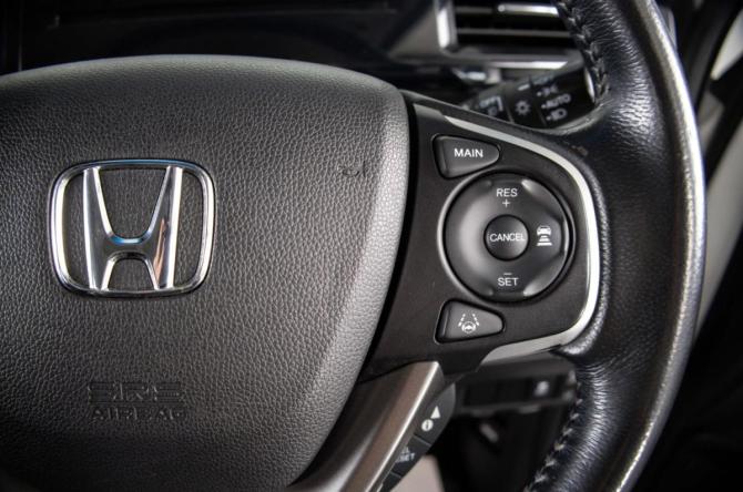 Honda Stepwgn V с пробегом 2015 года, цена 2 149 000 рублей, 126990 км, минивэн, Автокод Объявления
