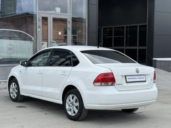 Volkswagen Polo V с пробегом 2013 года, цена 650 000 рублей, 292456 км, седан, Автокод Объявления
