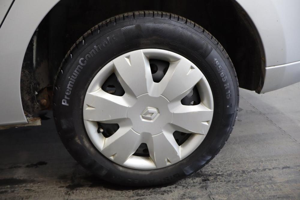 Renault Logan II Санкт-Петербург  - изображение 15
