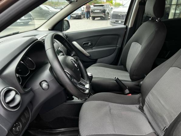Renault Sandero II Рестайлинг с пробегом 2020 года, цена 1 049 000 рублей, 50300 км, хэтчбек, Автокод Объявления