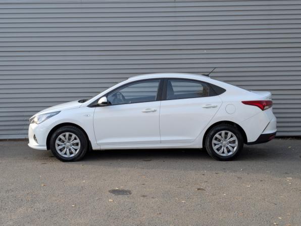 Hyundai Solaris II Рестайлинг с пробегом 2022 года, цена 1 550 000 рублей, 65904 км, седан, Автокод Объявления