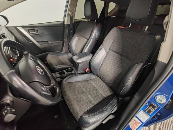 Toyota Auris II с пробегом 2013 года, цена 1 220 000 рублей, 146941 км, хэтчбек, Автокод Объявления