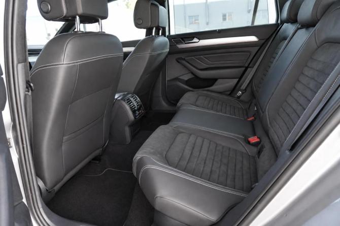 Volkswagen Passat B8 Рестайлинг с пробегом 2021 года, цена 2 180 000 рублей, 150561 км, универсал, Автокод Объявления