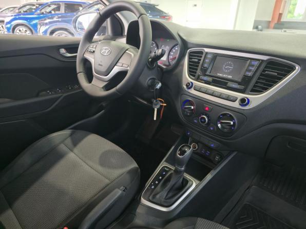 Hyundai Solaris II с пробегом 2018 года, цена 1 349 000 рублей, 141164 км, седан, Автокод Объявления