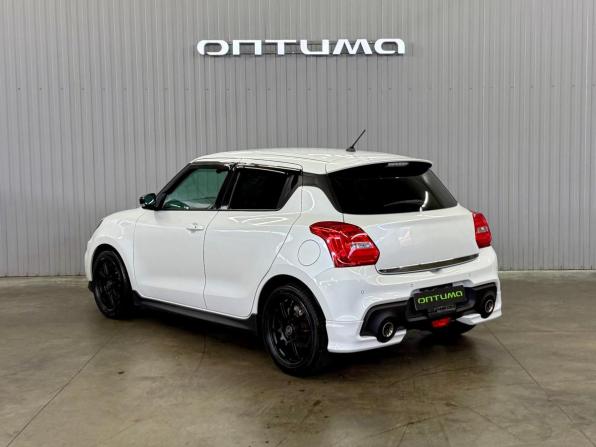 Suzuki Swift V с пробегом 2022 года, цена 1 437 000 рублей, 61424 км, хэтчбек, Автокод Объявления