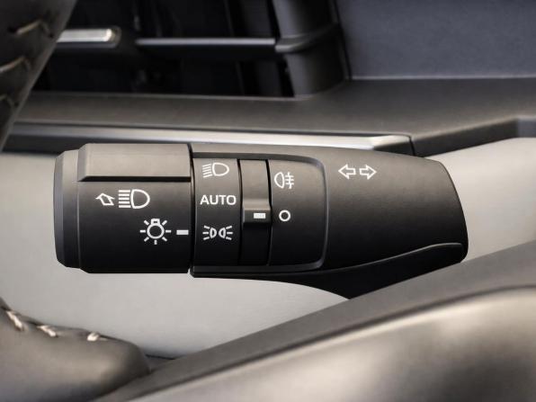 Toyota RAV4 V (XA50) с пробегом 2025 года, цена 3 877 000 рублей, 15000 км, внедорожник, Автокод Объявления