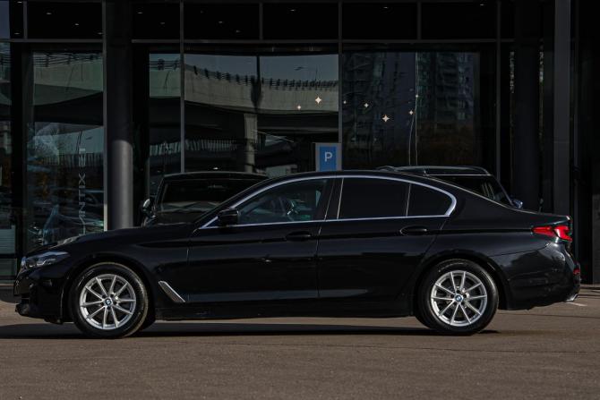 BMW 5 серии VII (G30/G31/G38) Рестайлинг с пробегом 2021 года, цена 2 848 000 рублей, 273713 км, седан, Автокод Объявления