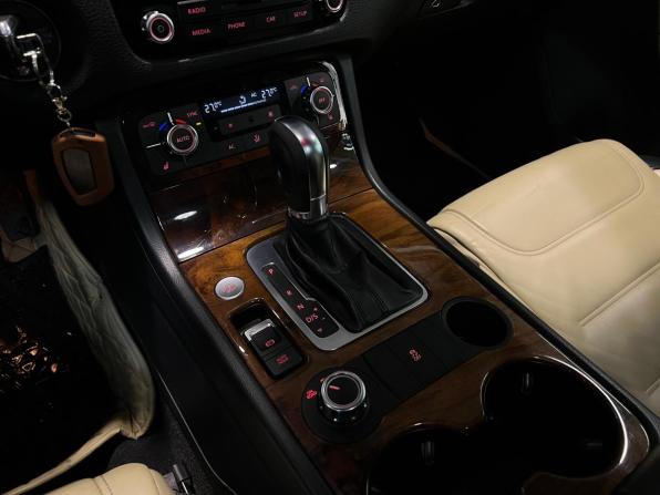 Volkswagen Touareg II с пробегом 2012 года, цена 2 160 000 рублей, 208771 км, внедорожник, Автокод Объявления