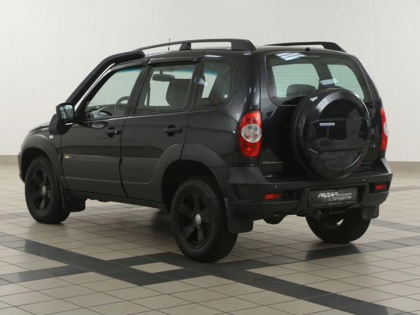 Chevrolet Niva I Рестайлинг с пробегом 2017 года, цена 683 000 рублей, 99900 км, внедорожник, Автокод Объявления