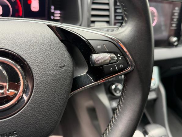 Skoda Karoq I с пробегом 2021 года, цена 2 649 000 рублей, 29000 км, внедорожник, Автокод Объявления
