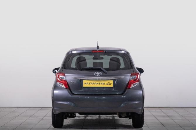 Toyota Vitz III (XP130) с пробегом 2014 года, цена 949 000 рублей, 140200 км, хэтчбек, Автокод Объявления