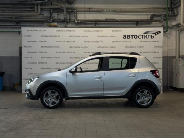 Renault Sandero II Рестайлинг с пробегом 2020 года, цена 1 229 000 рублей, 66950 км, хэтчбек, Автокод Объявления