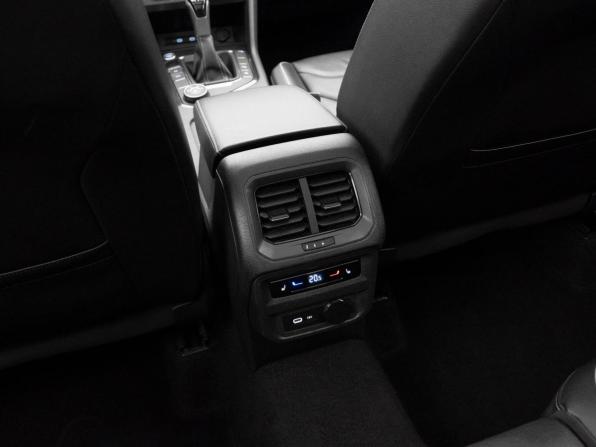 Volkswagen Tiguan II Рестайлинг с пробегом 2022 года, цена 3 050 000 рублей, 133345 км, внедорожник, Автокод Объявления