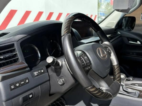 Lexus LX III Рестайлинг 2 с пробегом 2019 года, цена 10 500 000 рублей, 73202 км, внедорожник, Автокод Объявления