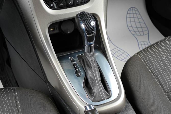 Opel Astra J Рестайлинг с пробегом 2013 года, цена 969 000 рублей, 66000 км, хэтчбек, Автокод Объявления