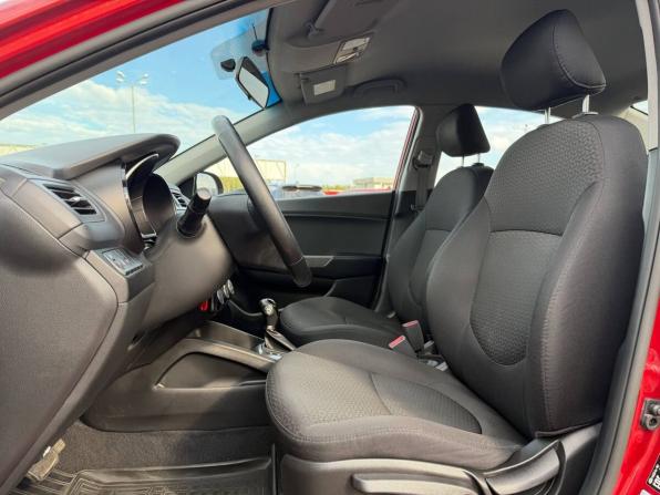 Kia Rio III Рестайлинг с пробегом 2015 года, цена 825 000 рублей, 241036 км, седан, Автокод Объявления